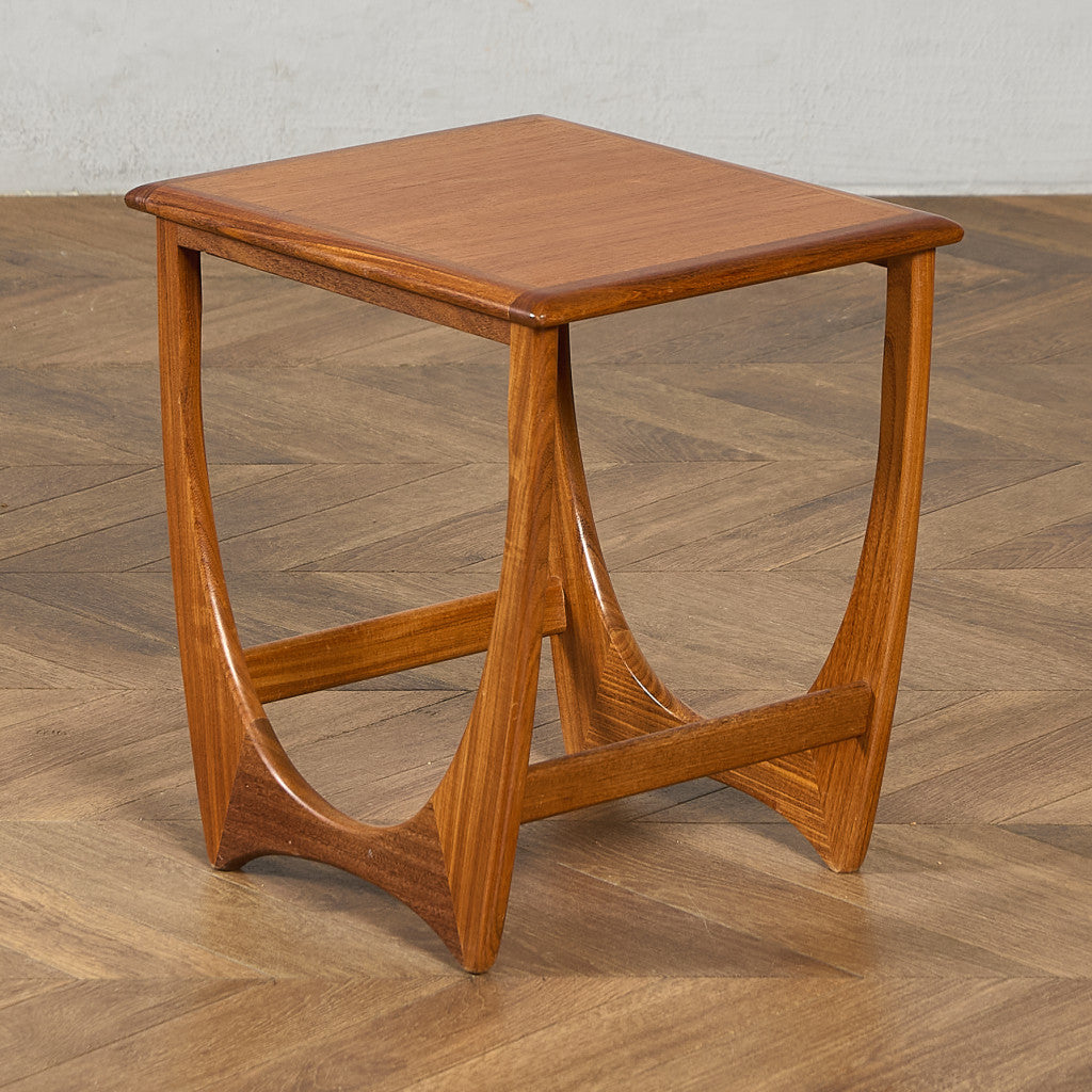 Astro セラミックタイルトップ ネストテーブル