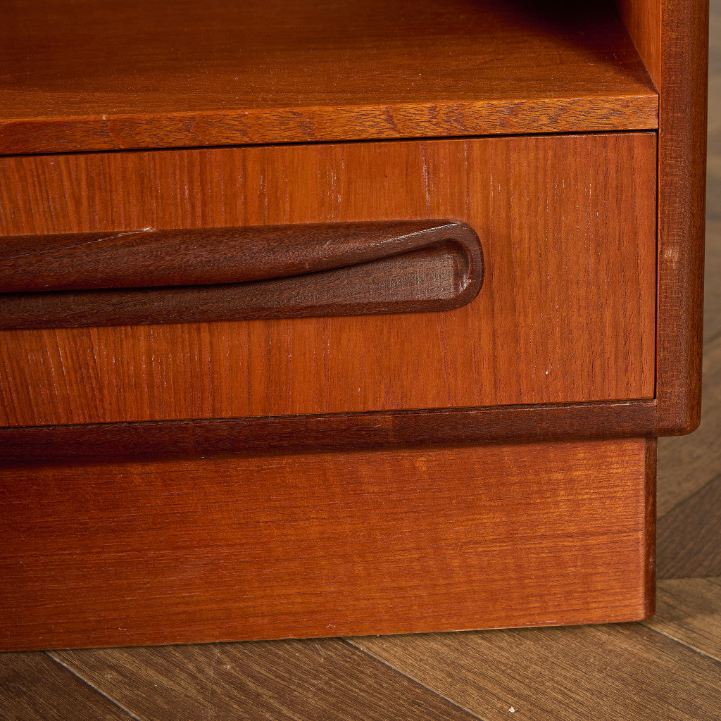 Fresco ナイトテーブル