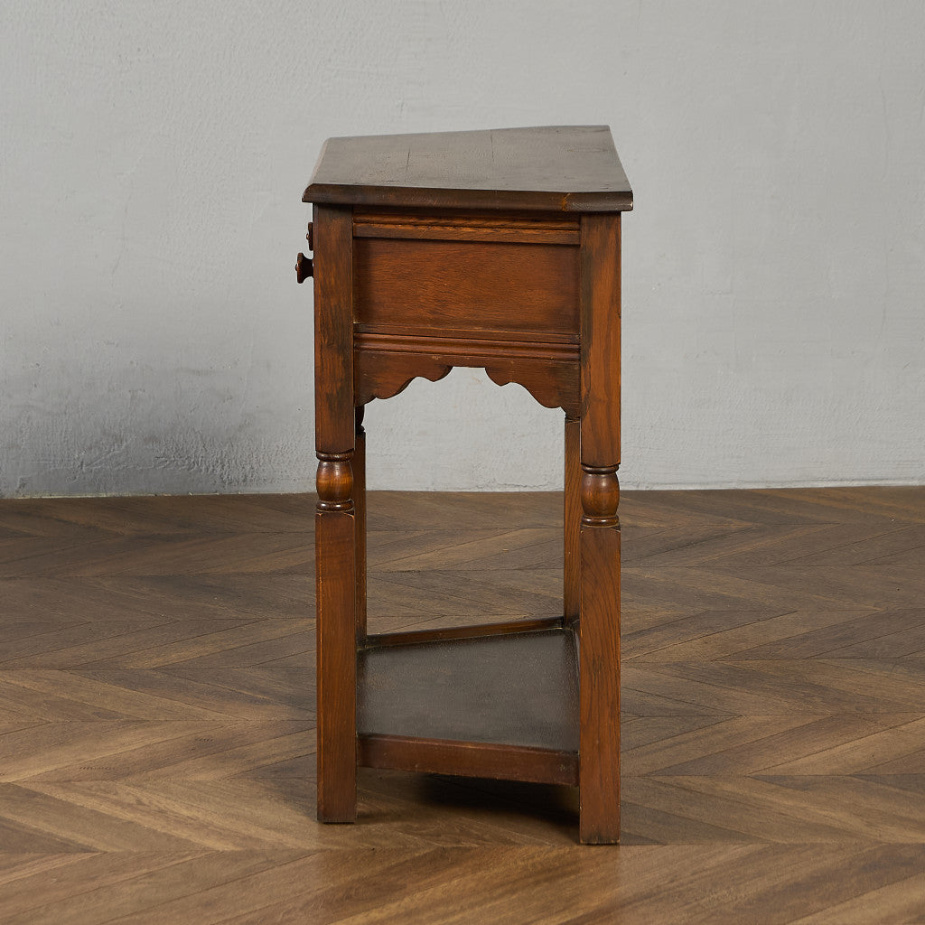 英国 クラシック サイドキャビネット サイドテーブル