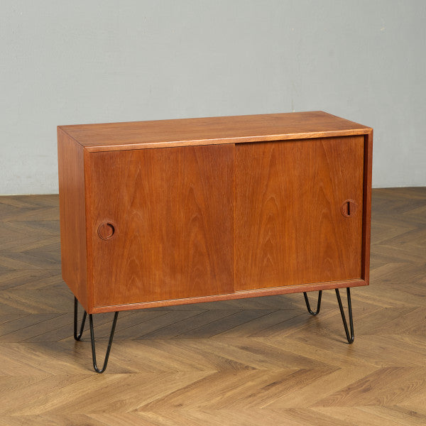 Hansen & Guldborg ヴィンテージ キャビネット カスタム アイアン ヘアピンレッグ