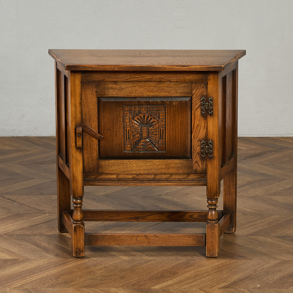 英国 クラシック キャビネット