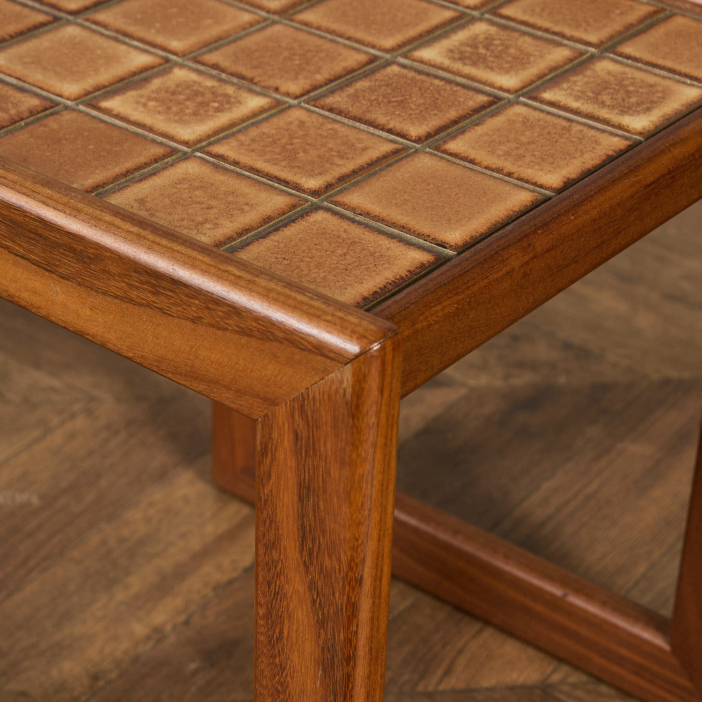 英国 ヴィンテージ タイルトップ ネストテーブル #91883