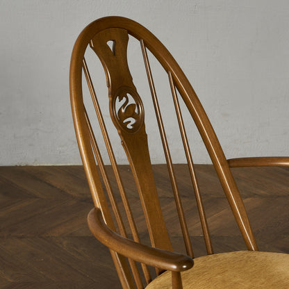 ヴィンテージ スワンバック ロッキングチェア ラウンド型メタルラベル