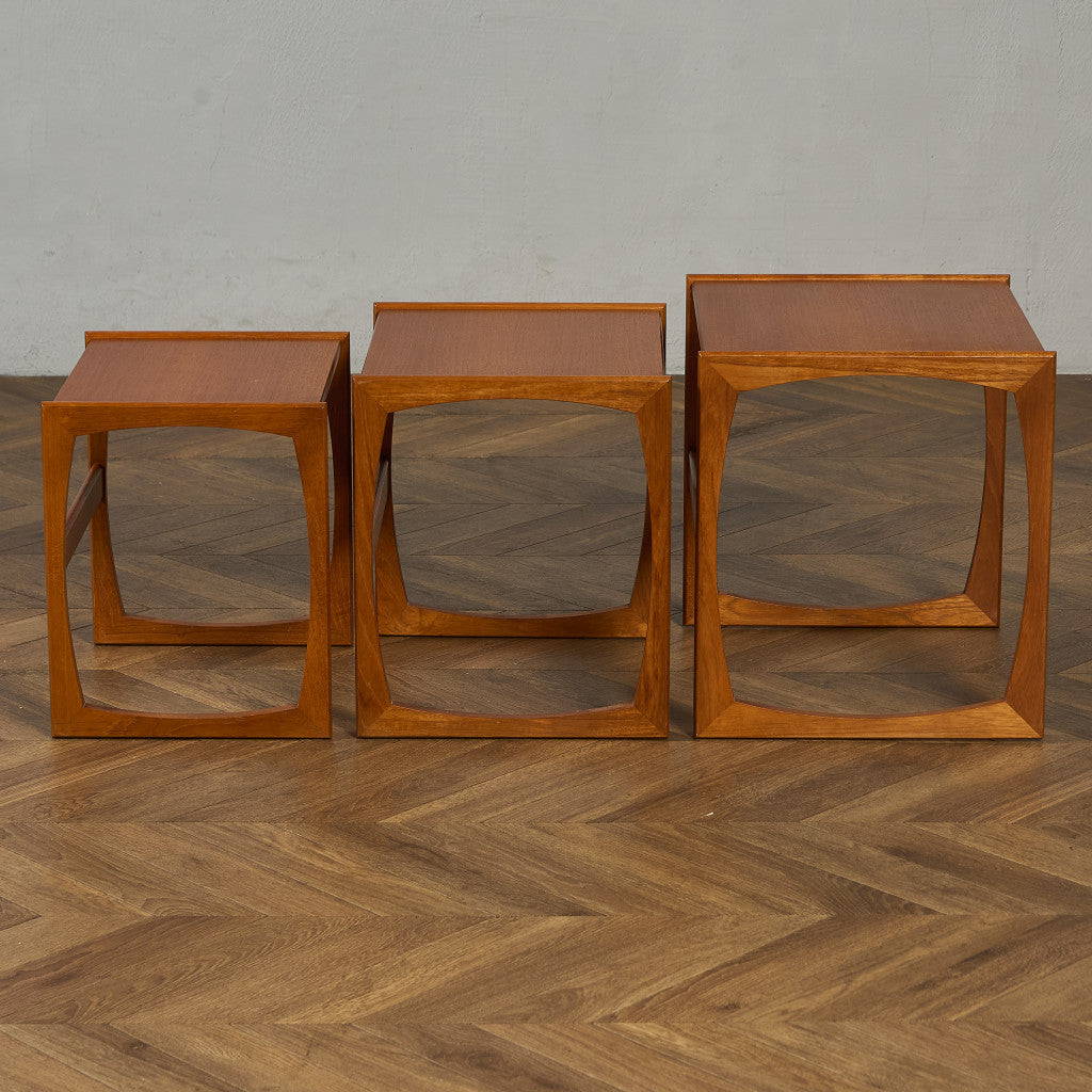 Quadrille ヴィンテージ ネストテーブル