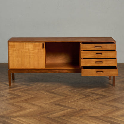 イギリス ヴィンテージ サイドボード