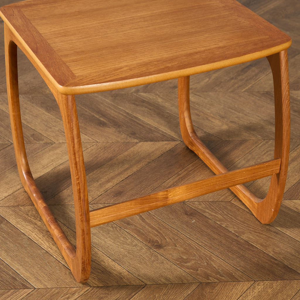 Burlington ネストテーブル