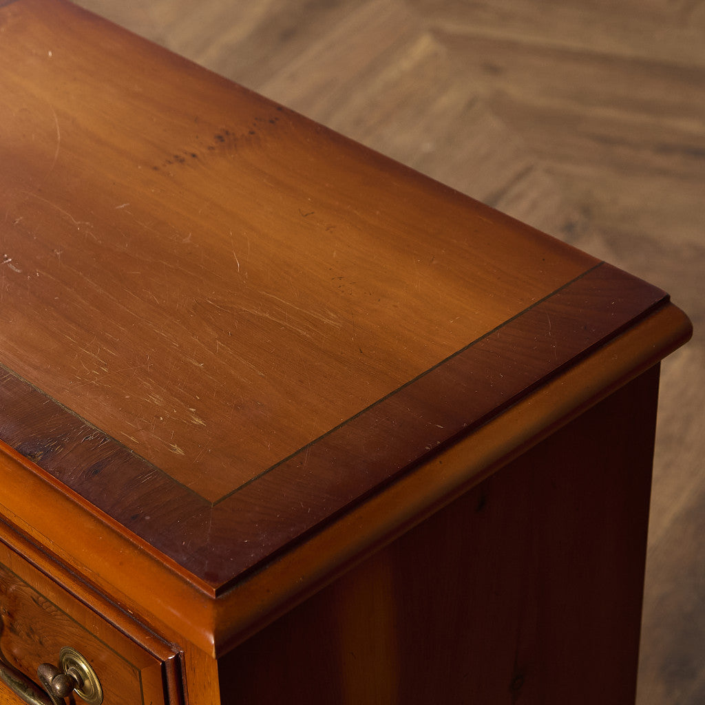 英国 クラシック サイドキャビネット