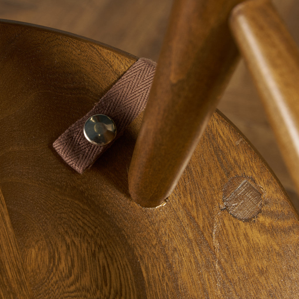 ヴィンテージ スワンバック ロッキングチェア ラウンド型メタルラベル