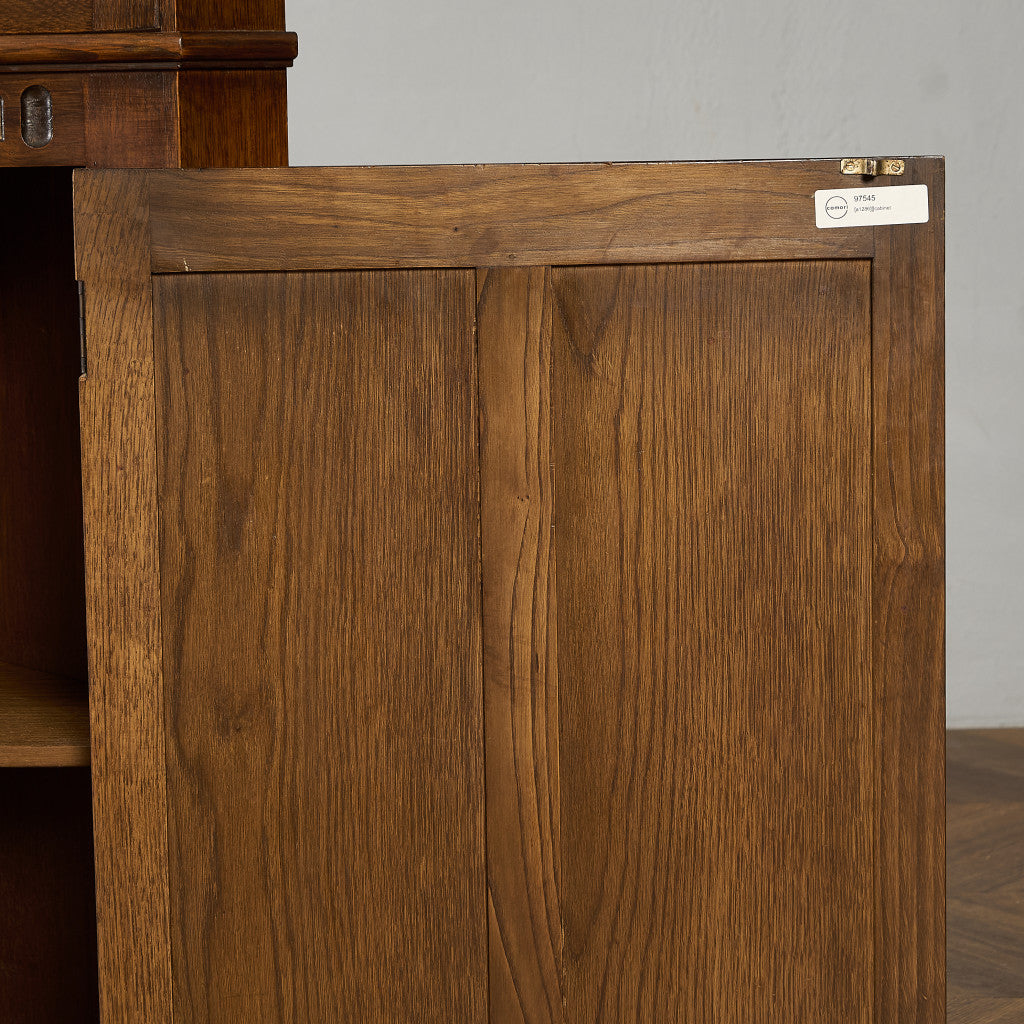 英国 クラシック オーク コーナーキャビネット