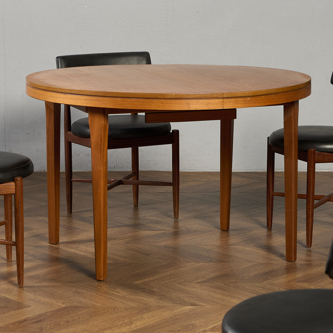 英国 ヴィンテージ エクステンション ラウンド ダイニングテーブル