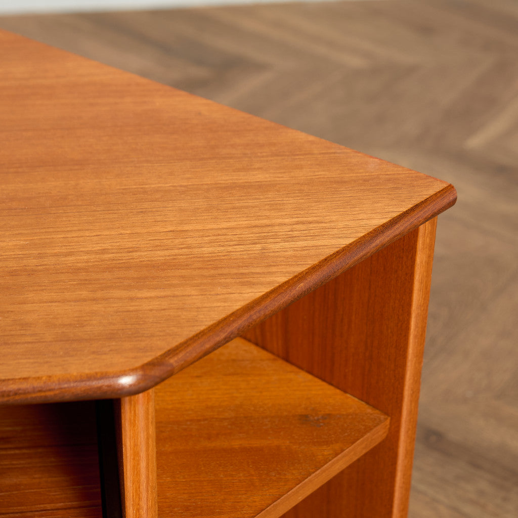 ジープラン G-PLAN ヴィンテージ コーナー キャビネット  AVボード #91630