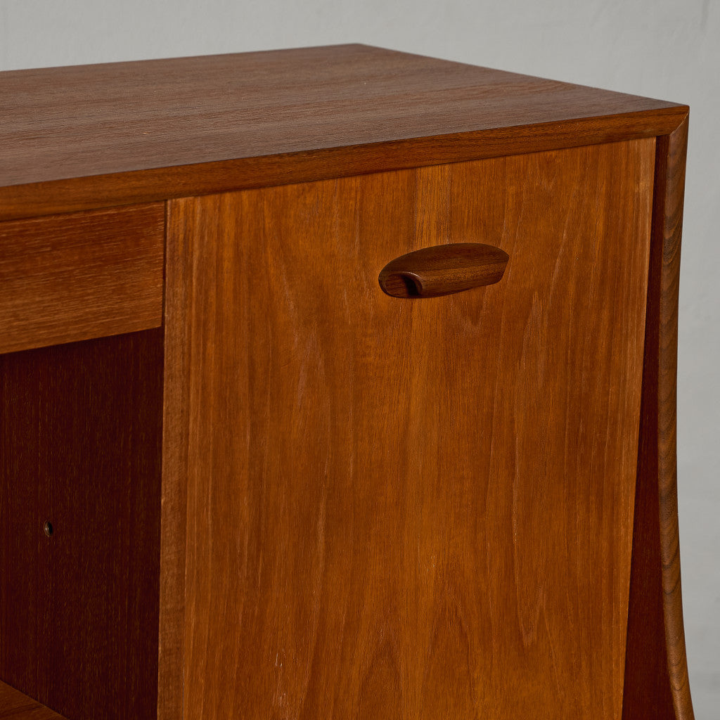 Brasilia ハイ サイドボード