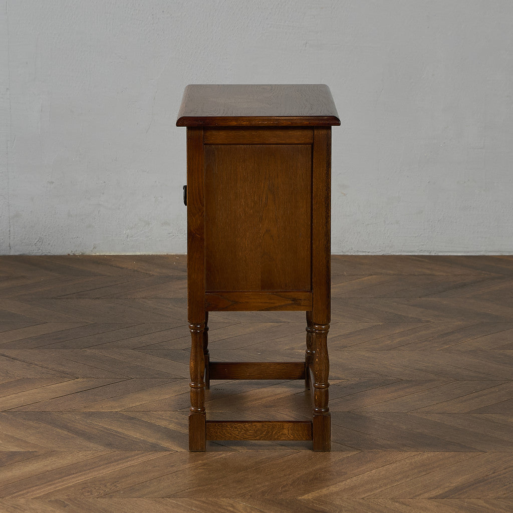 英国 クラシック サイドキャビネット サイドテーブル