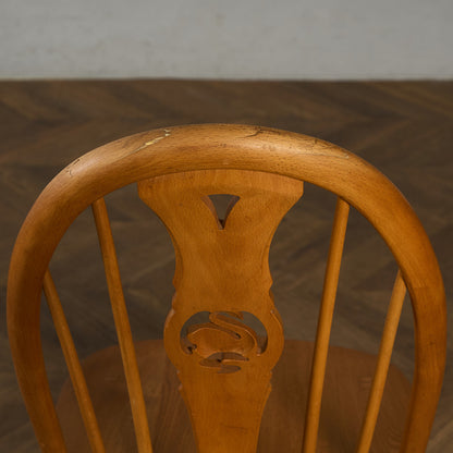 スワンバックチェア ラウンドゴールドラベル