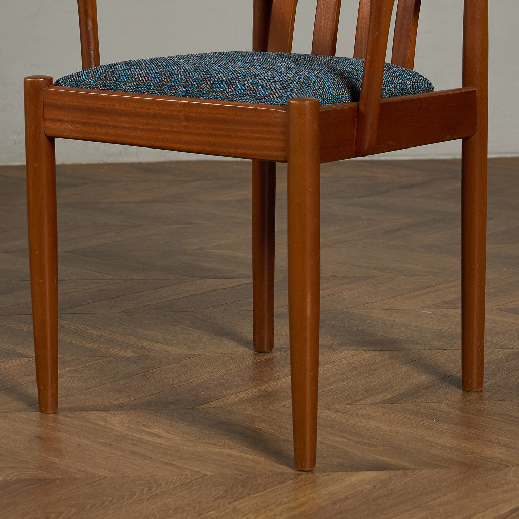 スラットバック アームチェア 座面張替え済み (LUUM) #97109 – camori