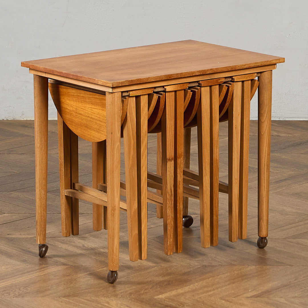 Novy Domov ヴィンテージ ネストテーブル