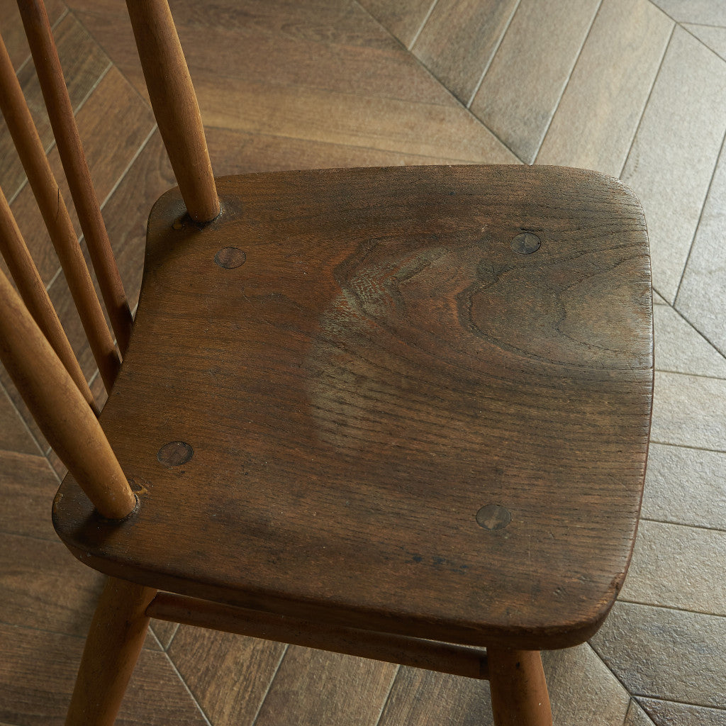 スティックバックチェア