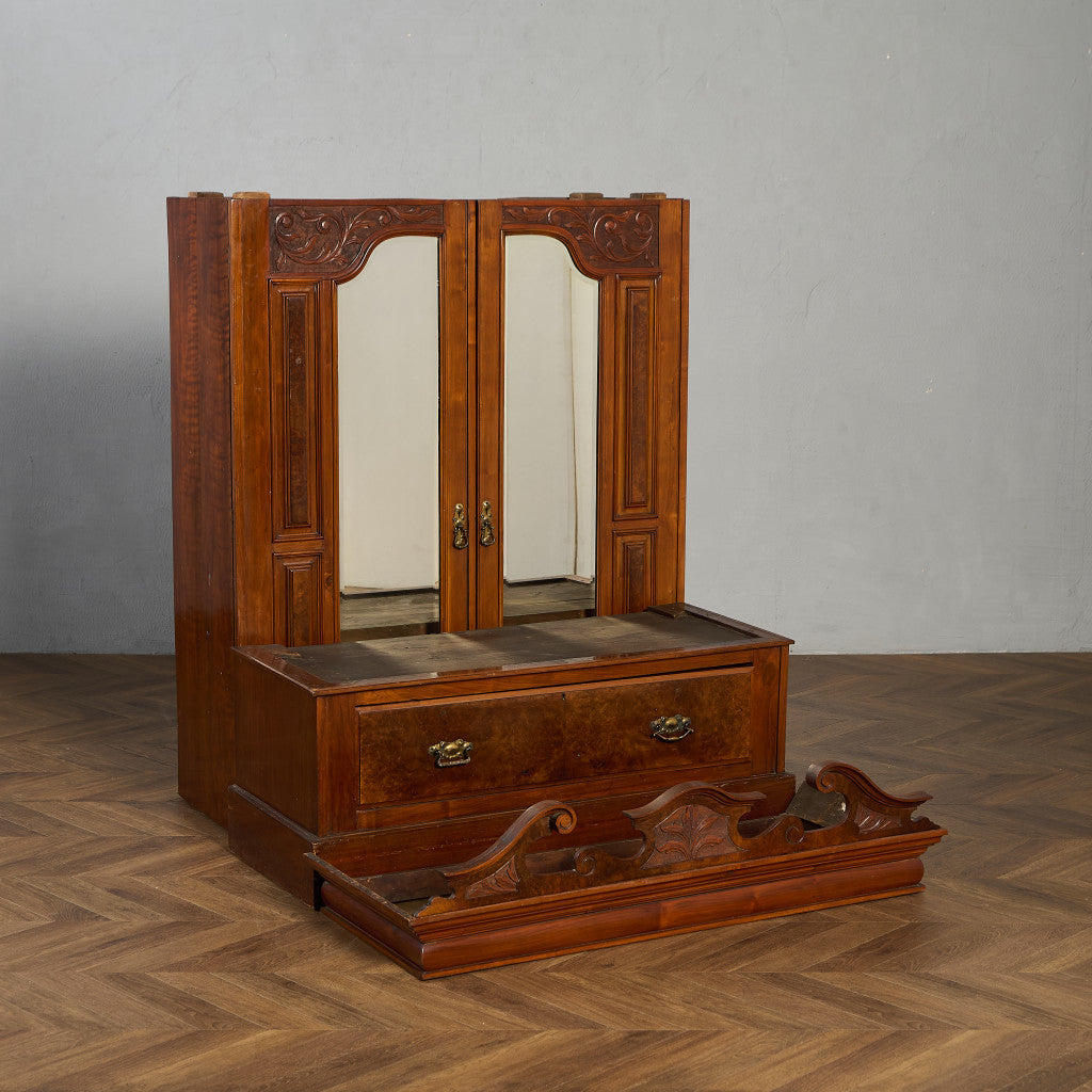 英国 アンティーク ワードローブ