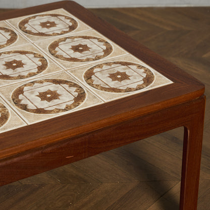 タイルトップ コーヒーテーブル