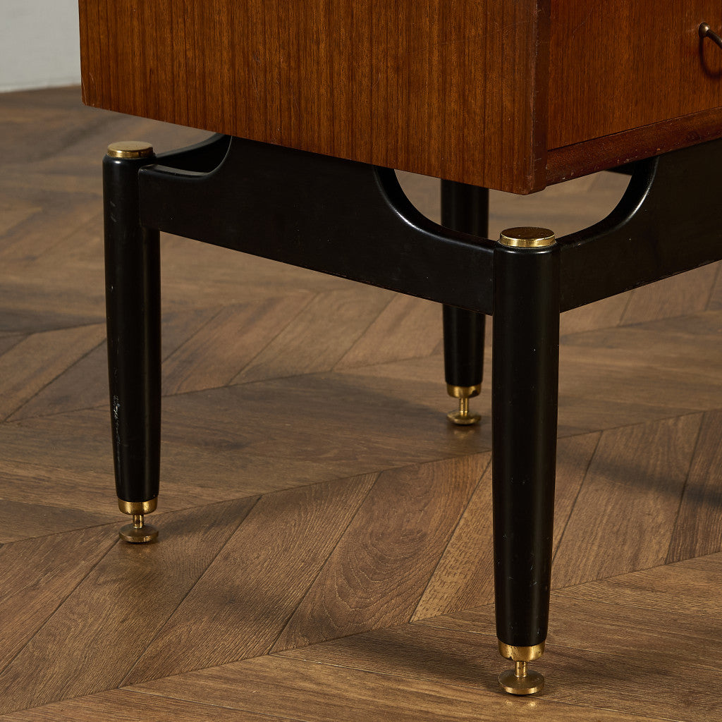 Tola&black ベッドサイドテーブル 206