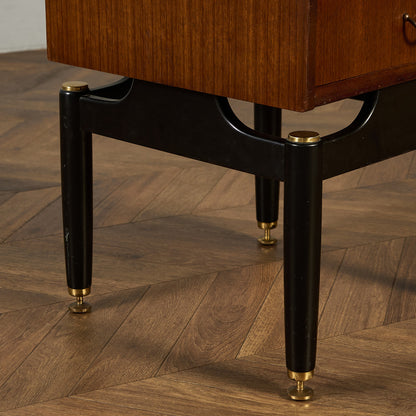 Tola&black ベッドサイドテーブル 206