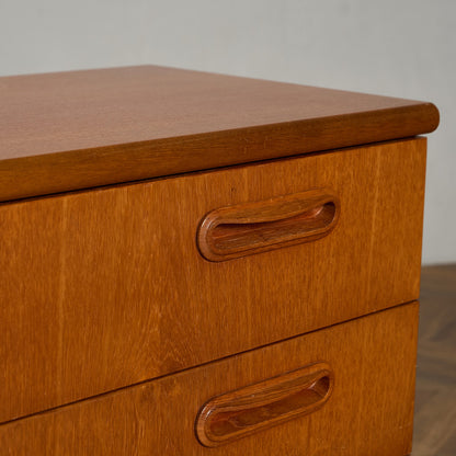 ヴィンテージ 3段チェスト