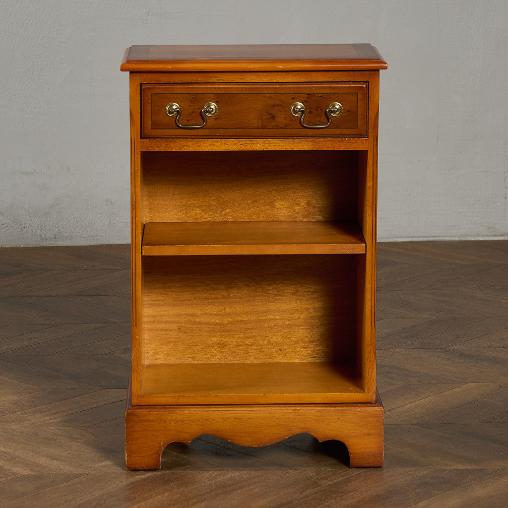 英国 クラシック サイドキャビネット