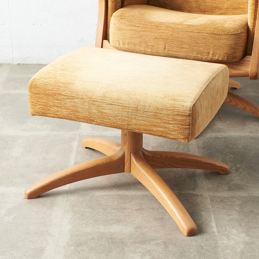 Gina オットマン (220) / ラウンド型メタルラベル