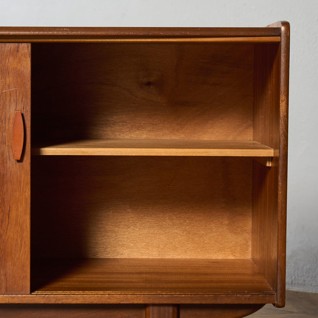 イギリス ヴィンテージ サイドボード