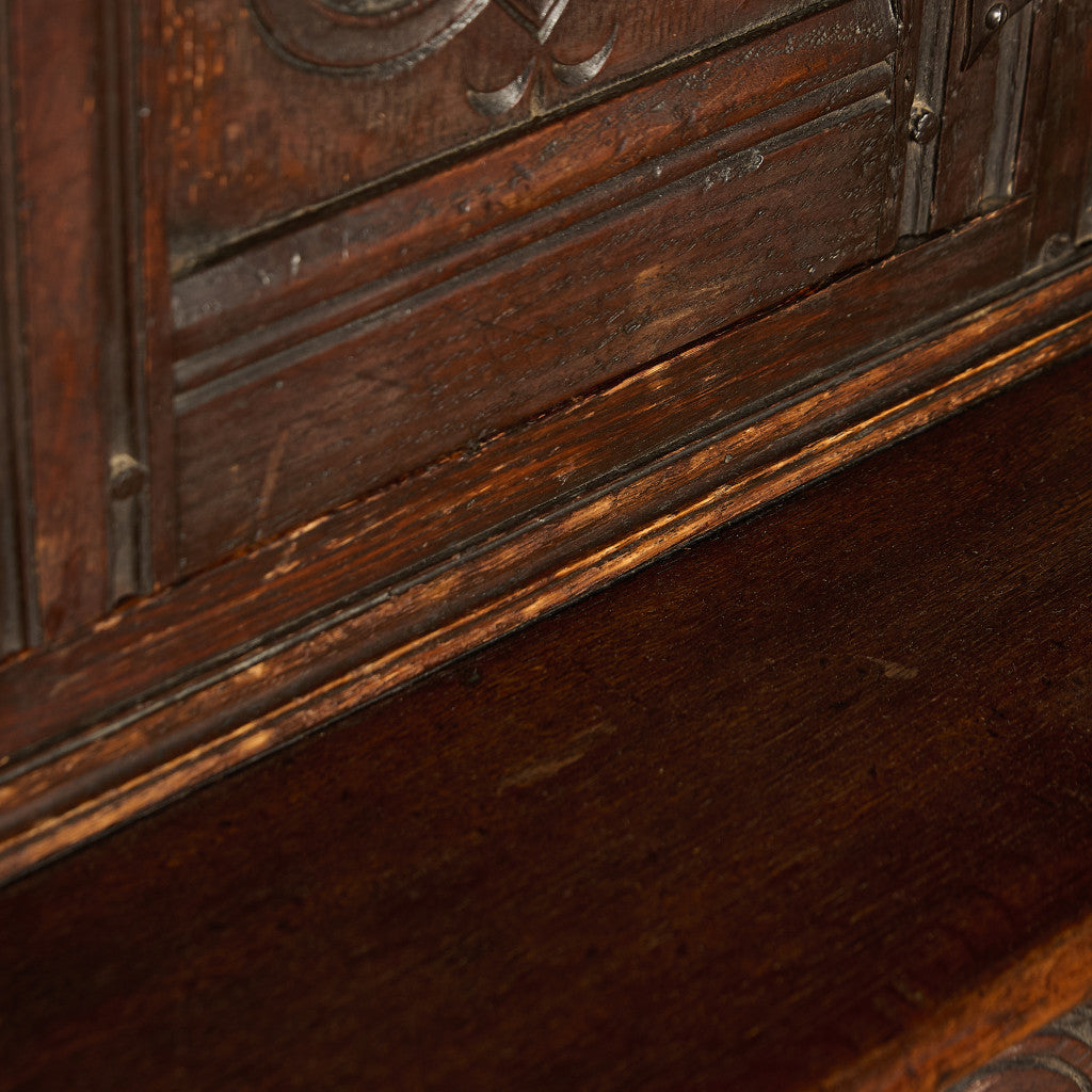 Alfred Allen コートカップボード