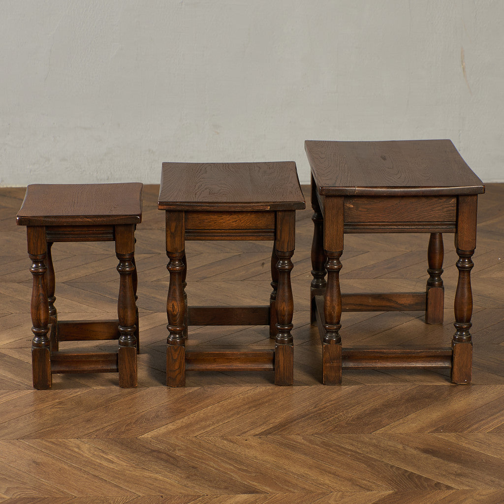 英国 クラシック オーク材 ネストテーブル