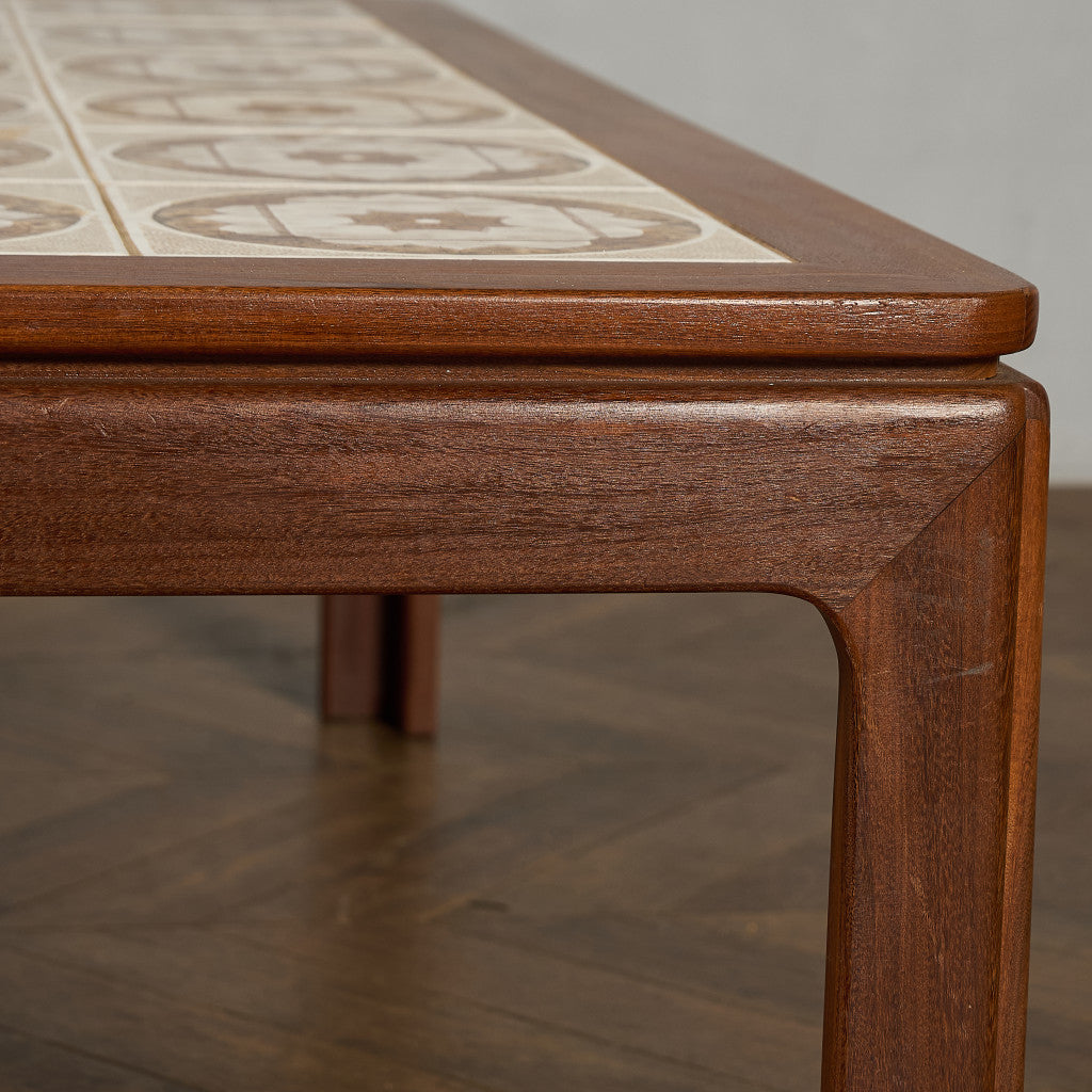 タイルトップ コーヒーテーブル