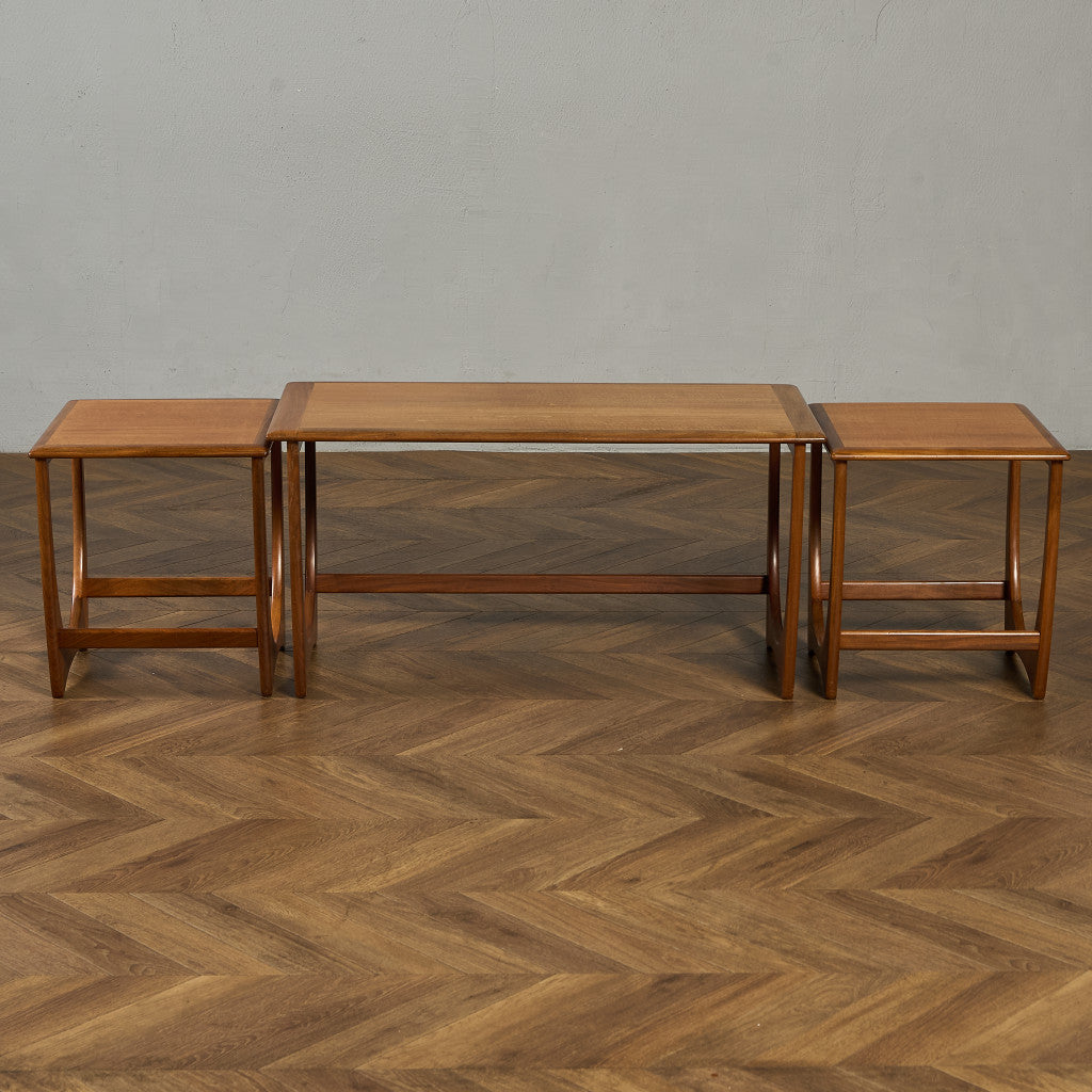 Astro ネスト コーヒーテーブル