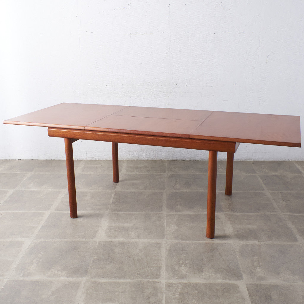 Dining table | camori vintage furniture and Scandinavian interior
