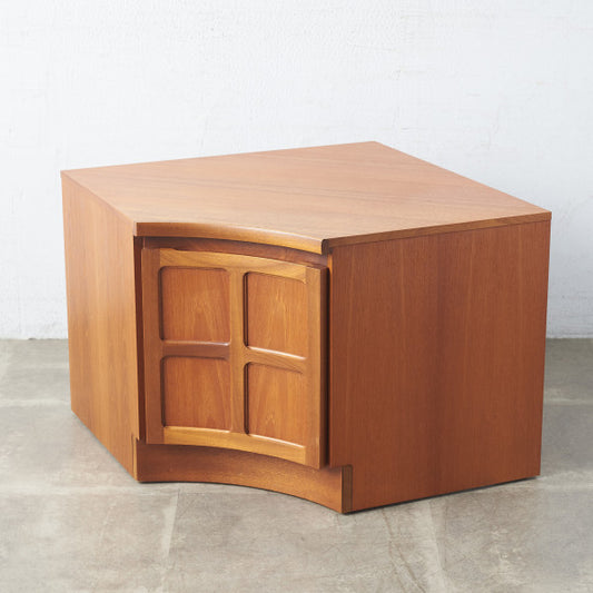 ヴィンテージ 凹型コーナーキャビネット