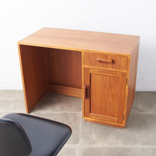 イギリスヴィンテージ 片袖コンパクトデスク